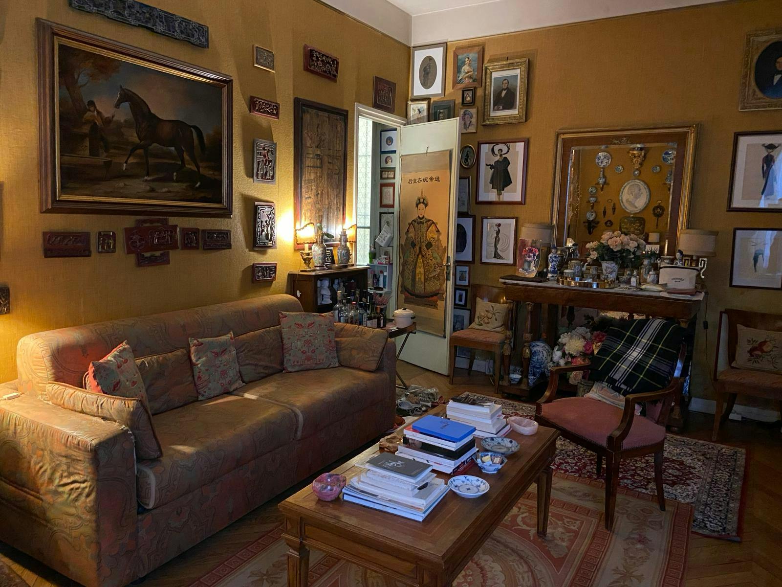 Studio for rent for €1,200 per month in Paris, Rue Vaneau