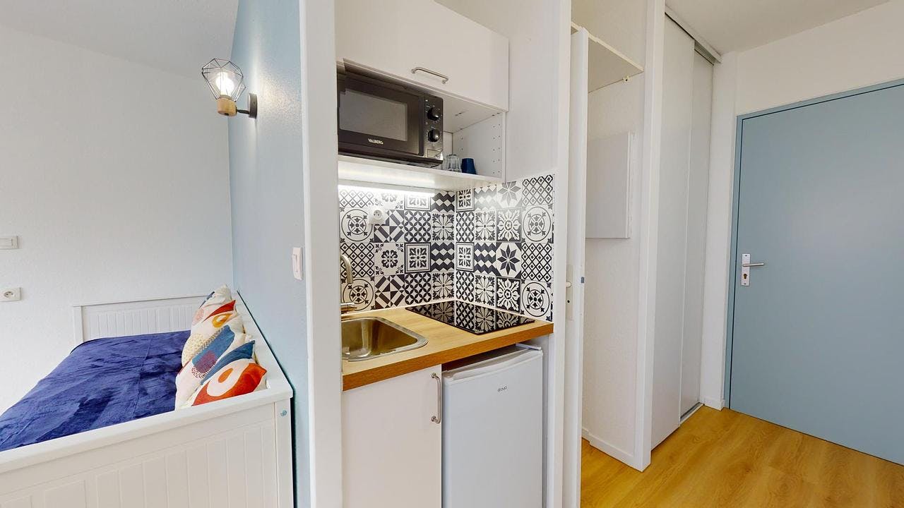 Apartment Bron, 1 bed, 20m² — photo 7