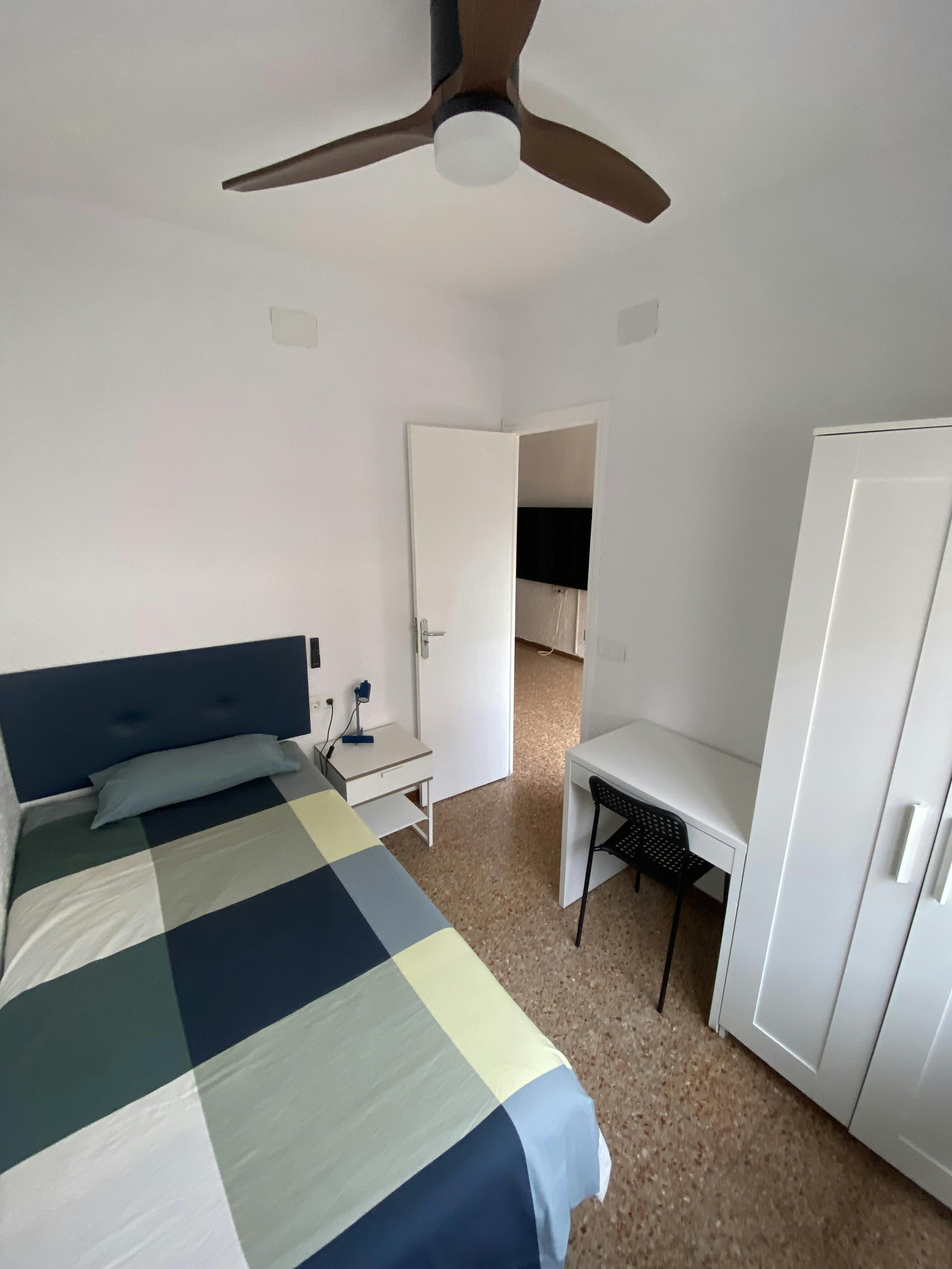 Chambre privée à louer pour 420 €/mois à Castelldefels, Carrer Major