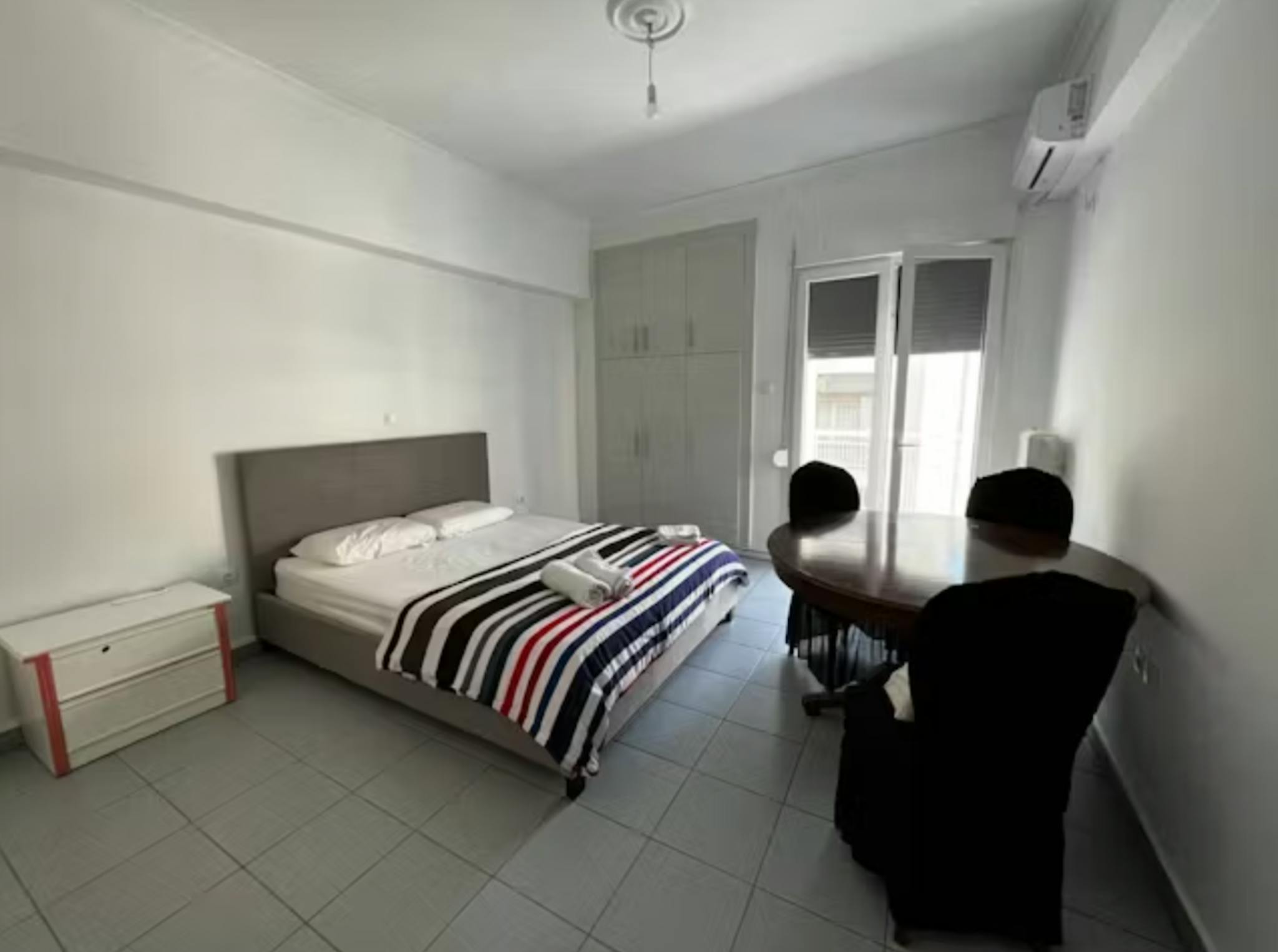 Kypselis, Athens preview