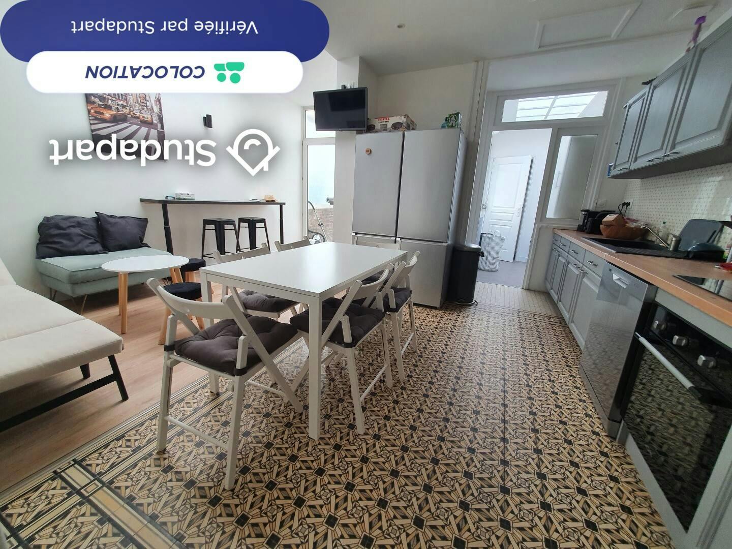 Private room for rent on Rue de Cronstadt, Lille - Vue 4