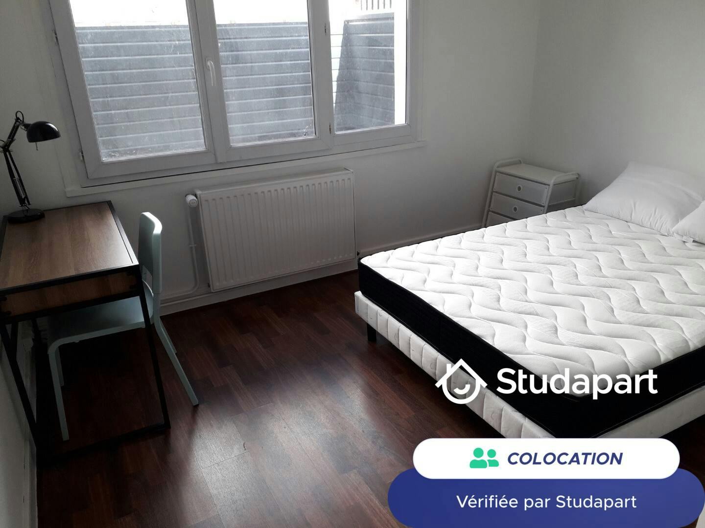 Private room for rent on Route de Darnétal, Rouen - View 3