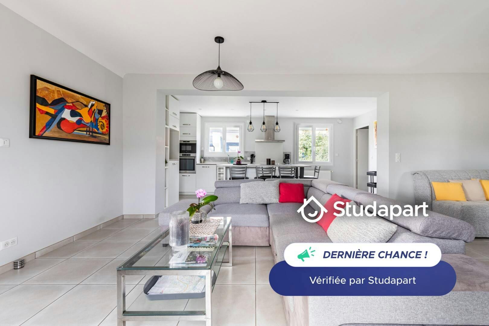 Apartment for rent for €1,850 per month in Bidart, Rue Ibaï Eder