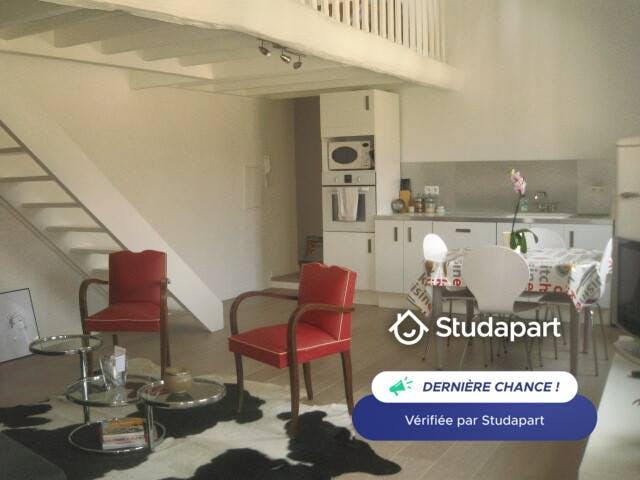 Apartment for rent on Place de la Bouquerie, Nîmes