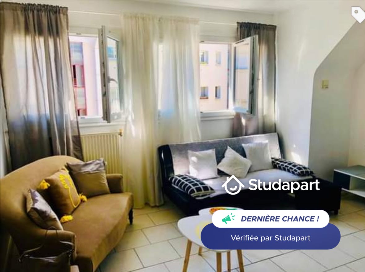 Lägenhet att hyra för 1 200 € i månaden i Rouen, Rue des Bonnetiers
