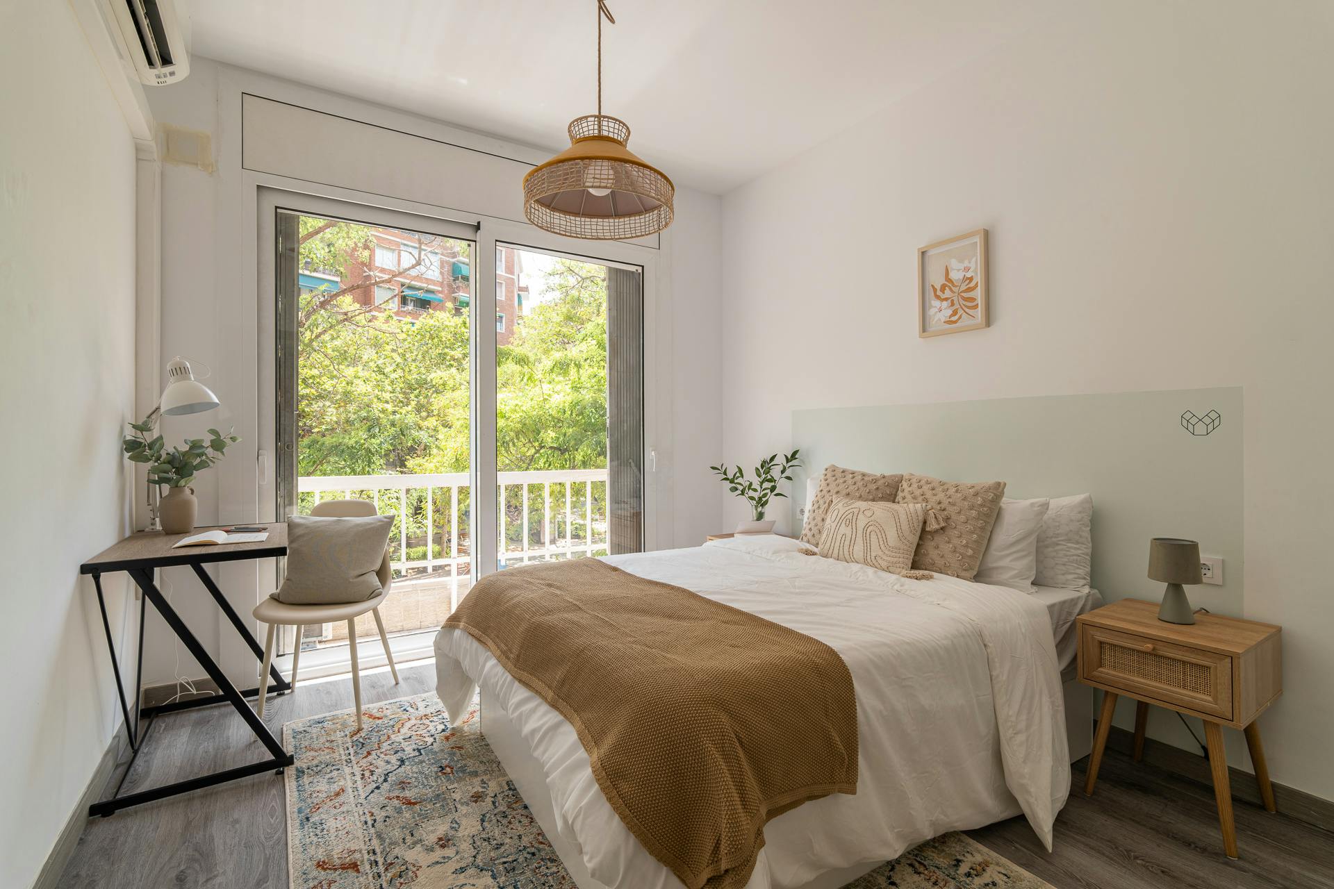 Avinguda de Mistral, Barcelona preview