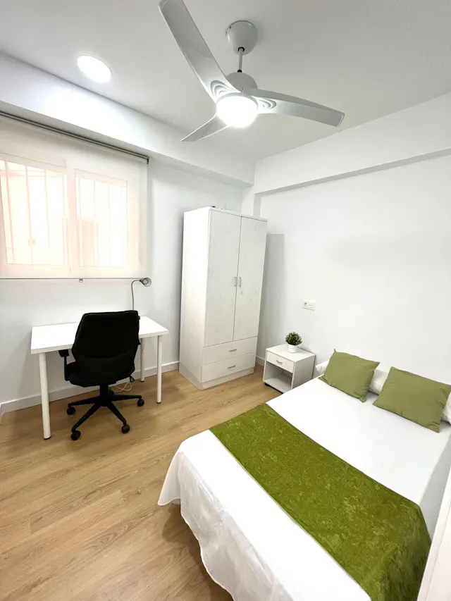 Private room in Calle de Olivar, Murcia (1540092) room image 1