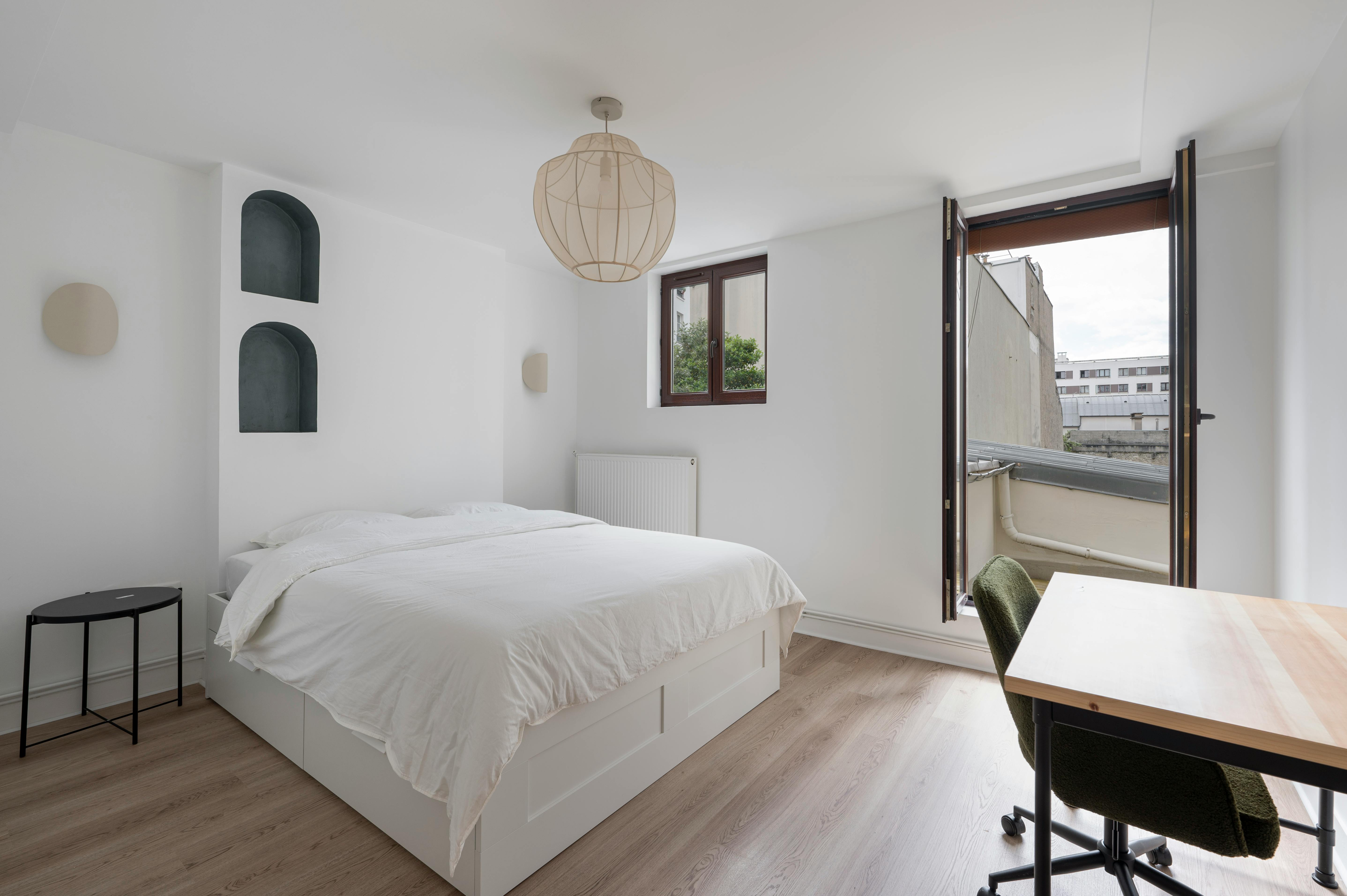 Private room for rent for €1,090 per month in Paris, Place de la Réunion