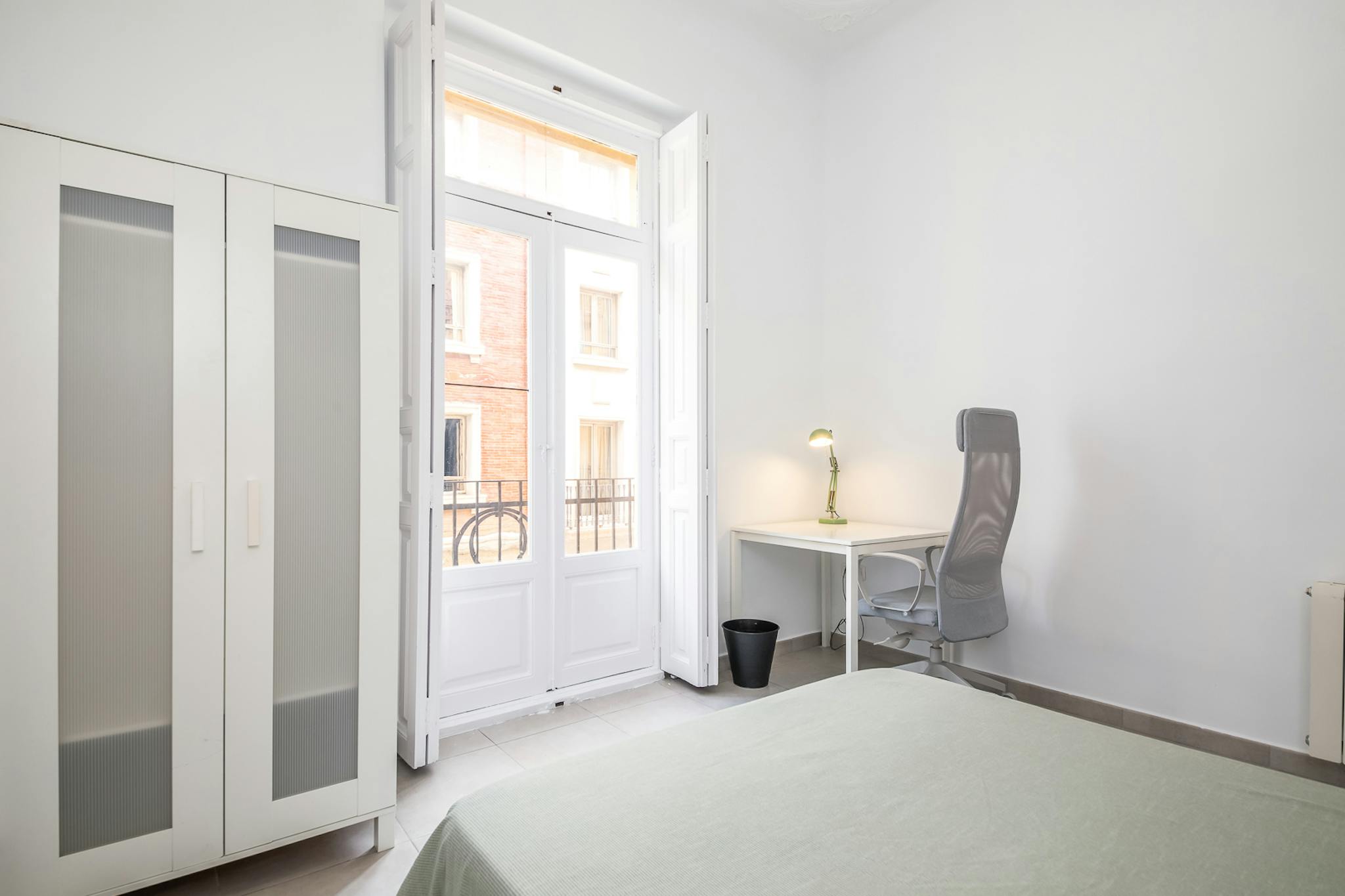 Carrer Martínez Cubells, Valencia preview