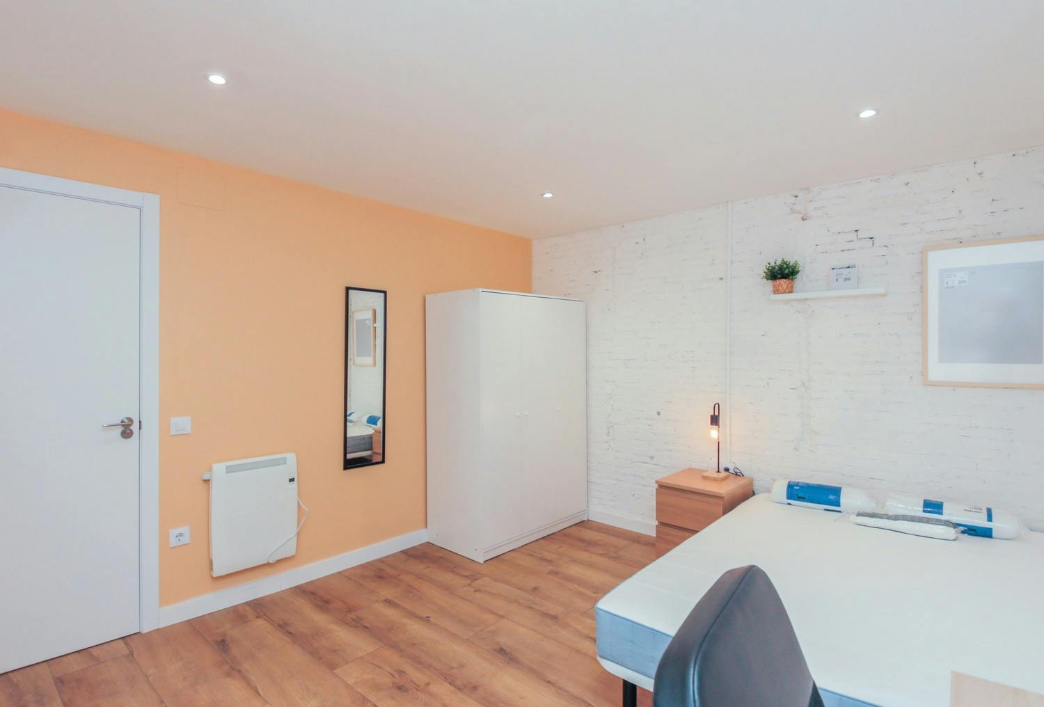 Private room for rent for €345 per month in Reus, Carrer Santa Teresa