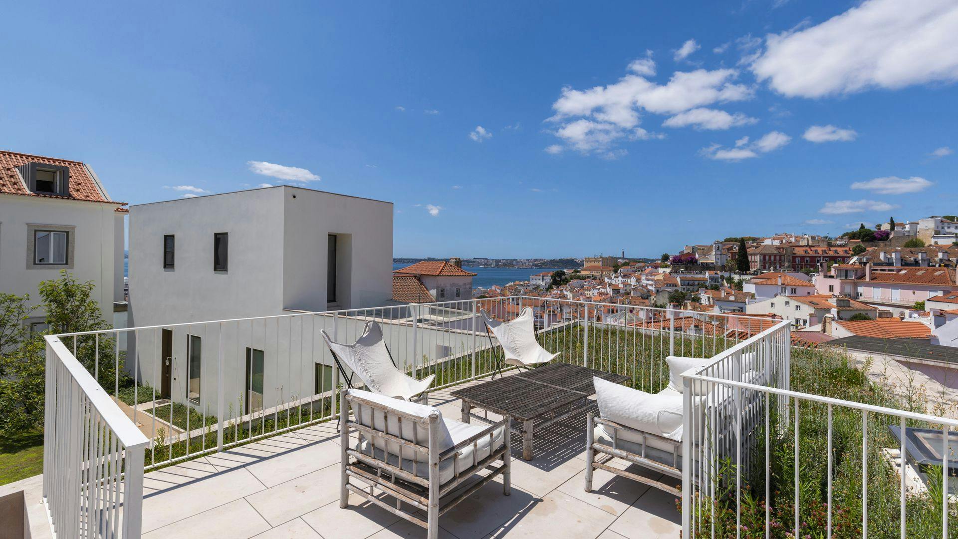 Largo do Sequeira, Lisbon preview