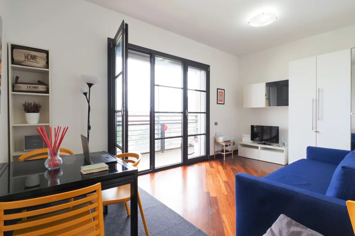 Studio for rent for €1,700 per month in Milan, Via Sannio