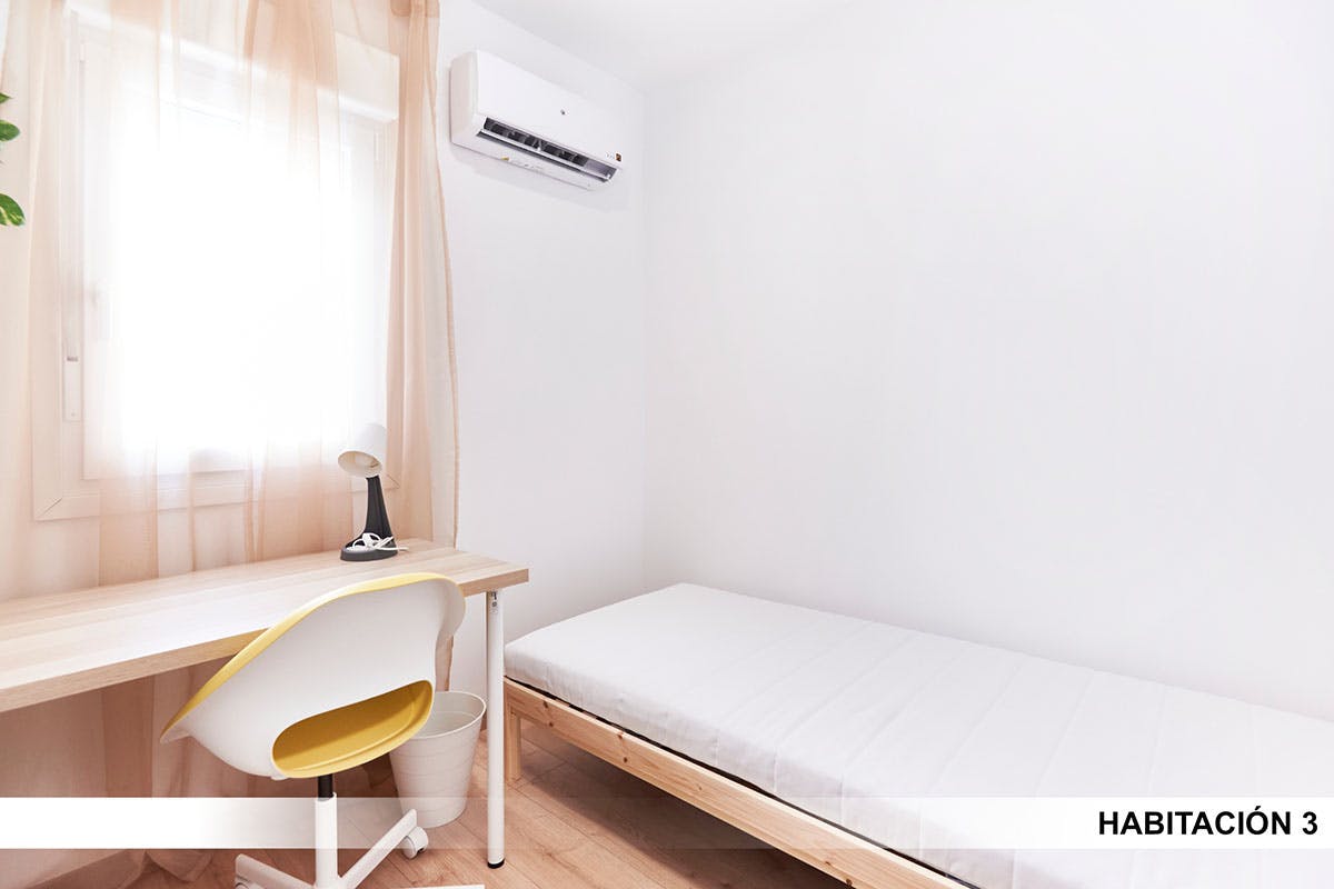 Calle Higuera de la Sierra, Sevilla preview