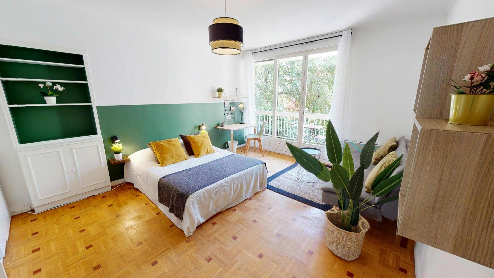 Private room for rent on Rue Sully, Lyon