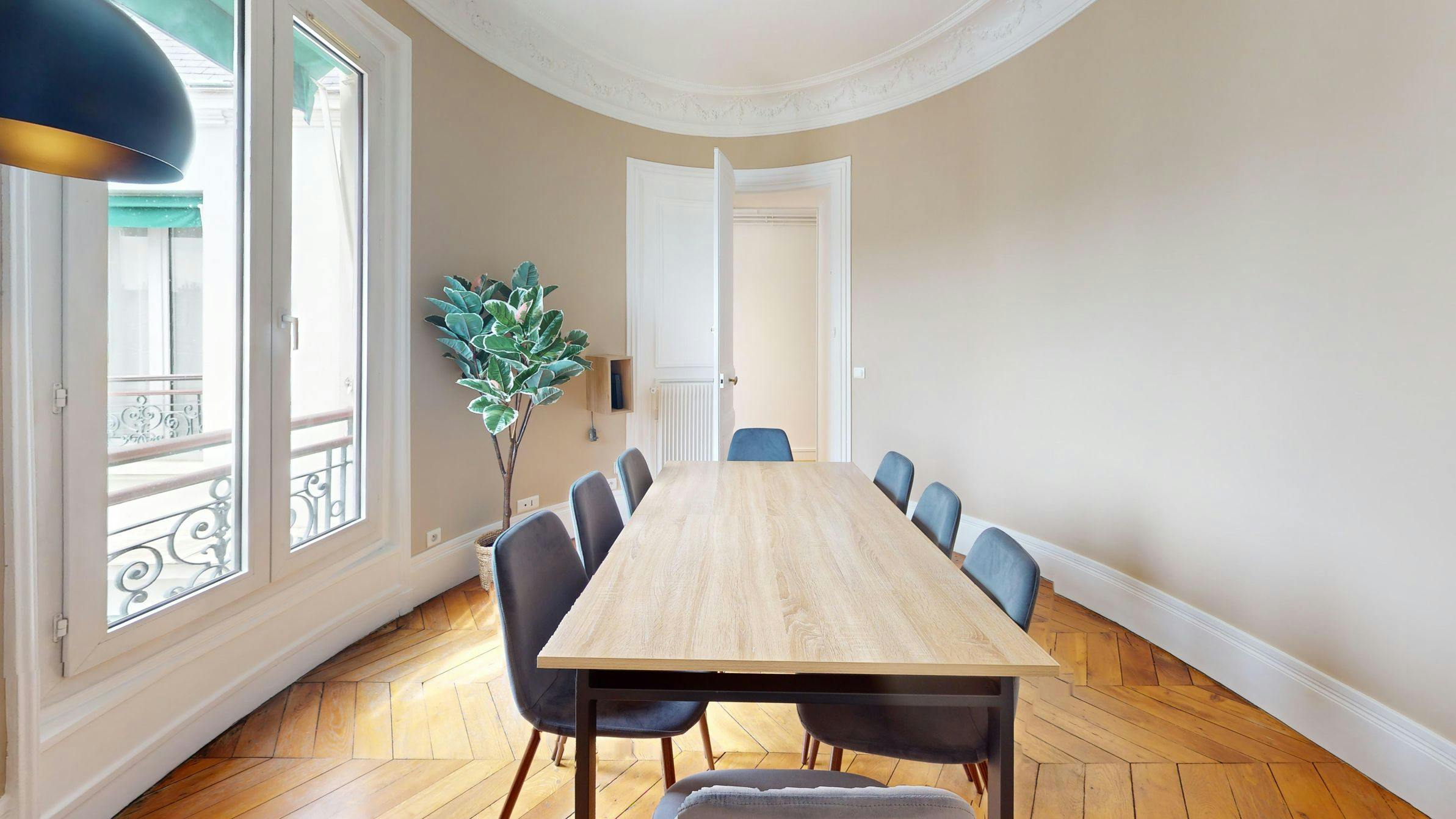 Private room for rent on Rue Taitbout, Paris - Plus