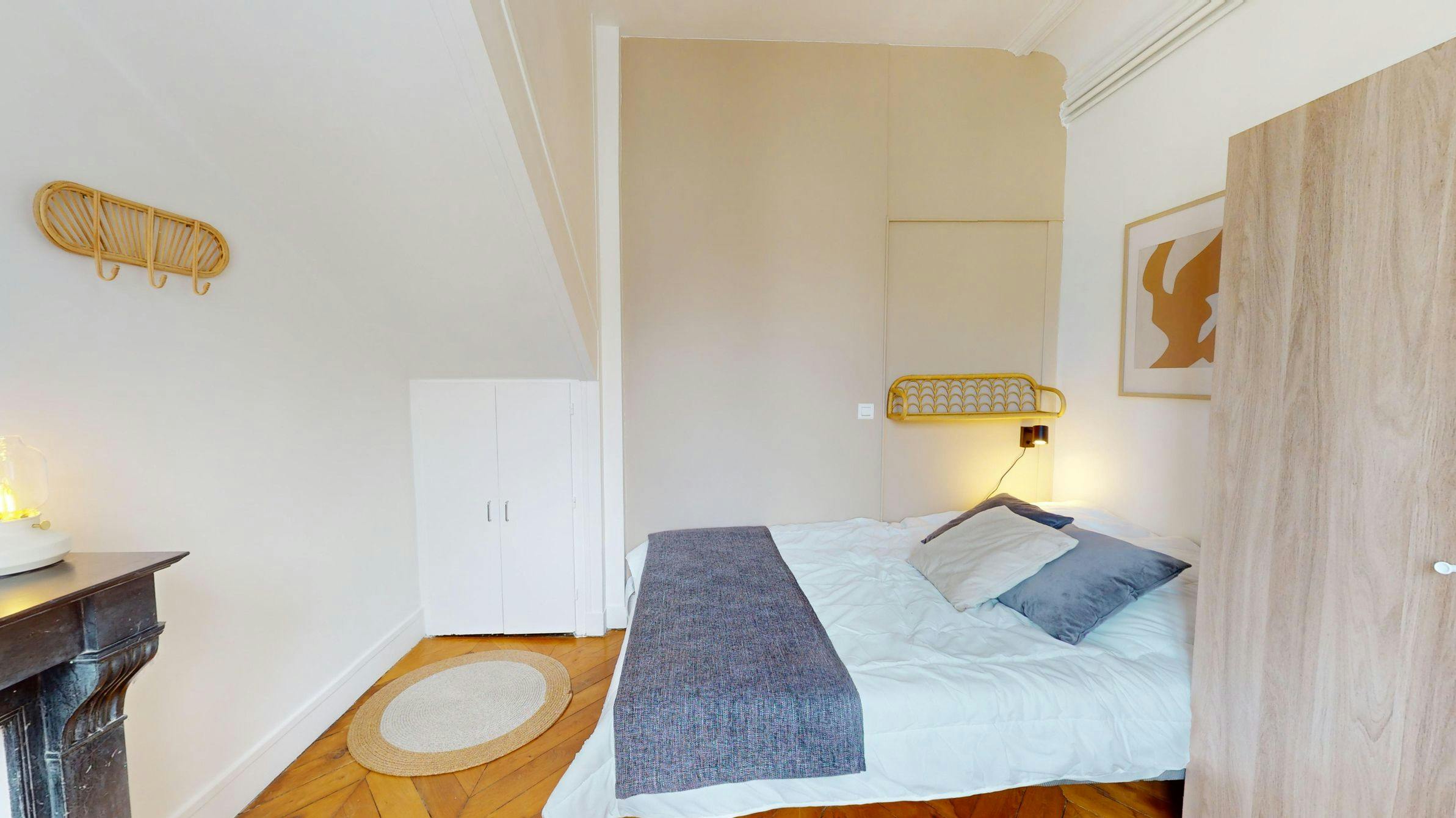 Private room for rent on Rue Taitbout, Paris - Vue 3