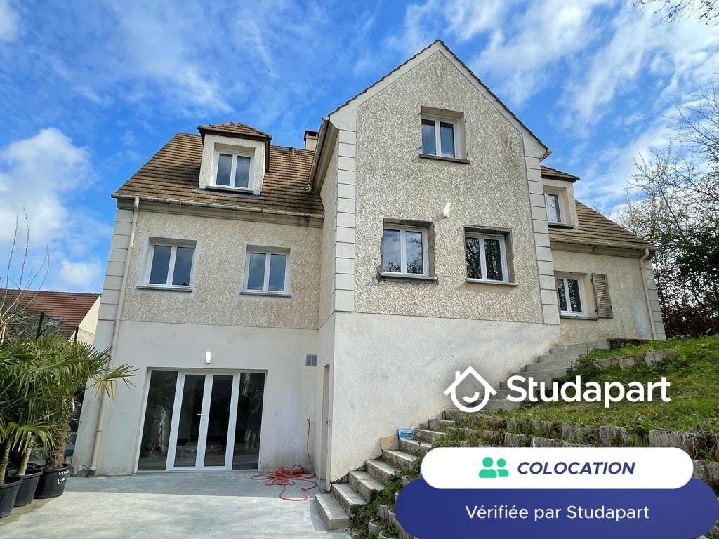 Private room for rent for €750 per month in Moret-Loing-et-Orvanne, Rue Victor Hugo