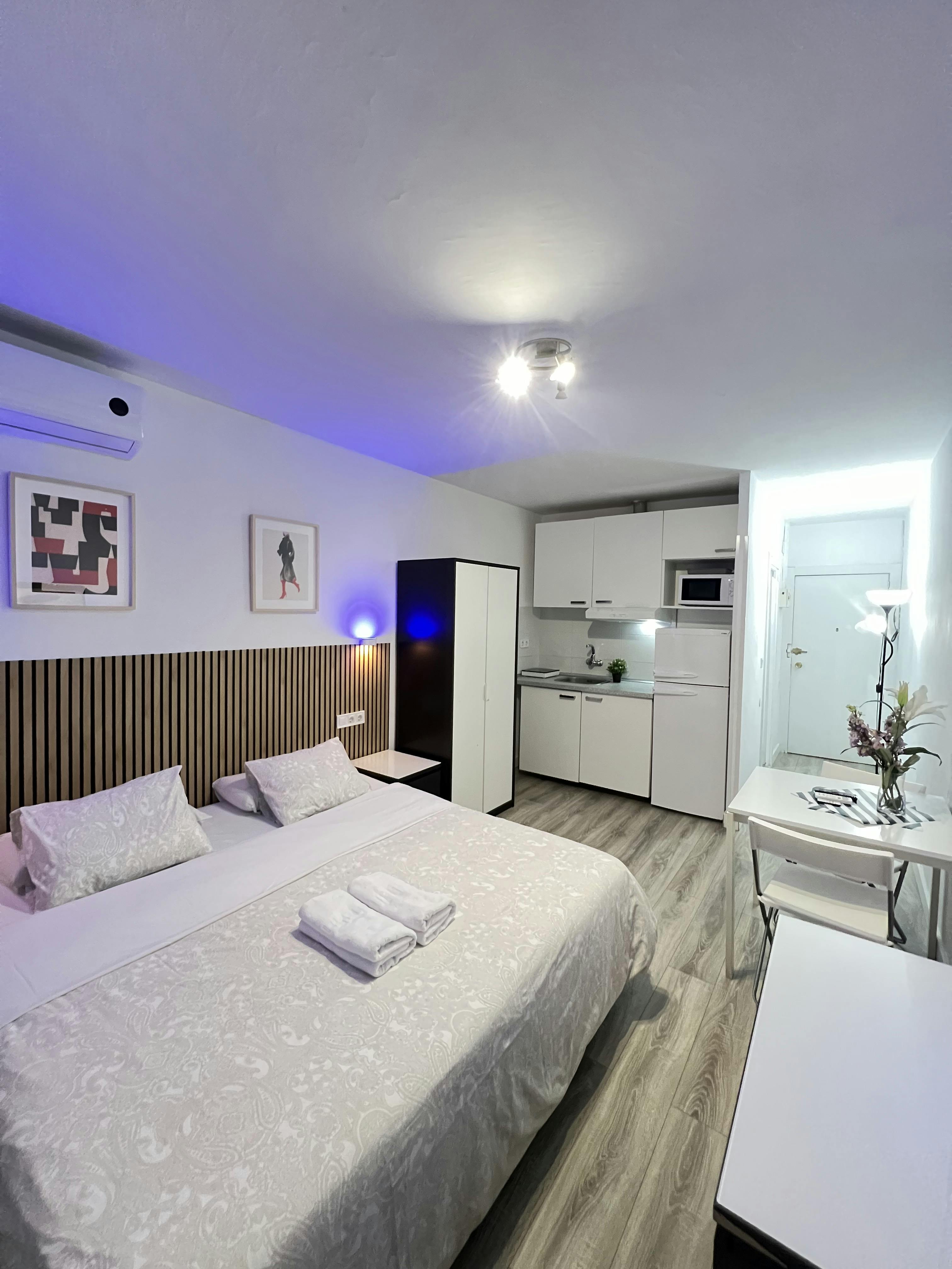 Studio for rent for €1,299 per month in Madrid, Calle de Vallehermoso