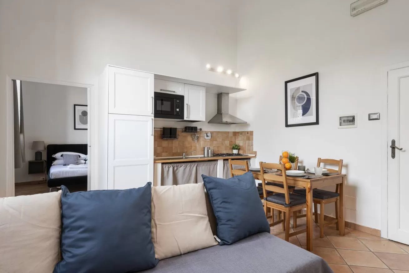 Apartment for rent for €1,000 per month in Florence, Via Sant'Antonino