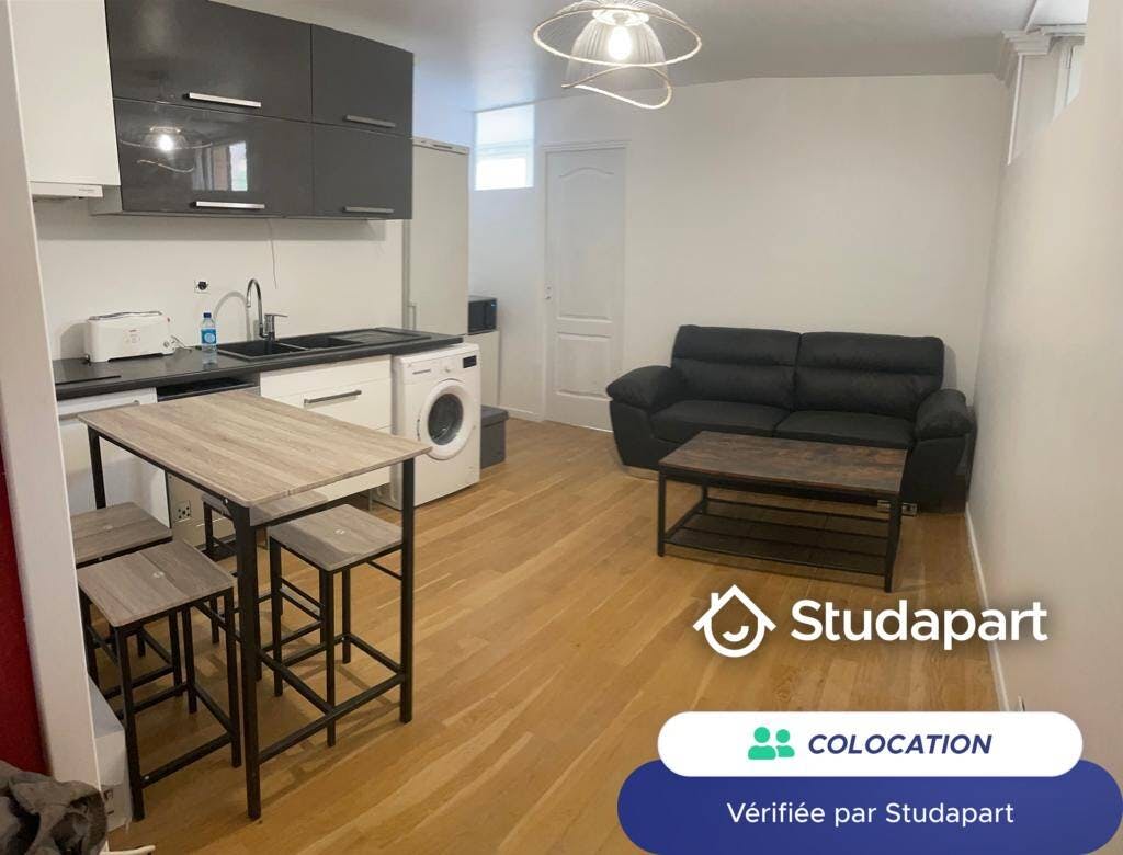 Private room for rent for €590 per month in Champs-sur-Marne, Allée des Charmilles