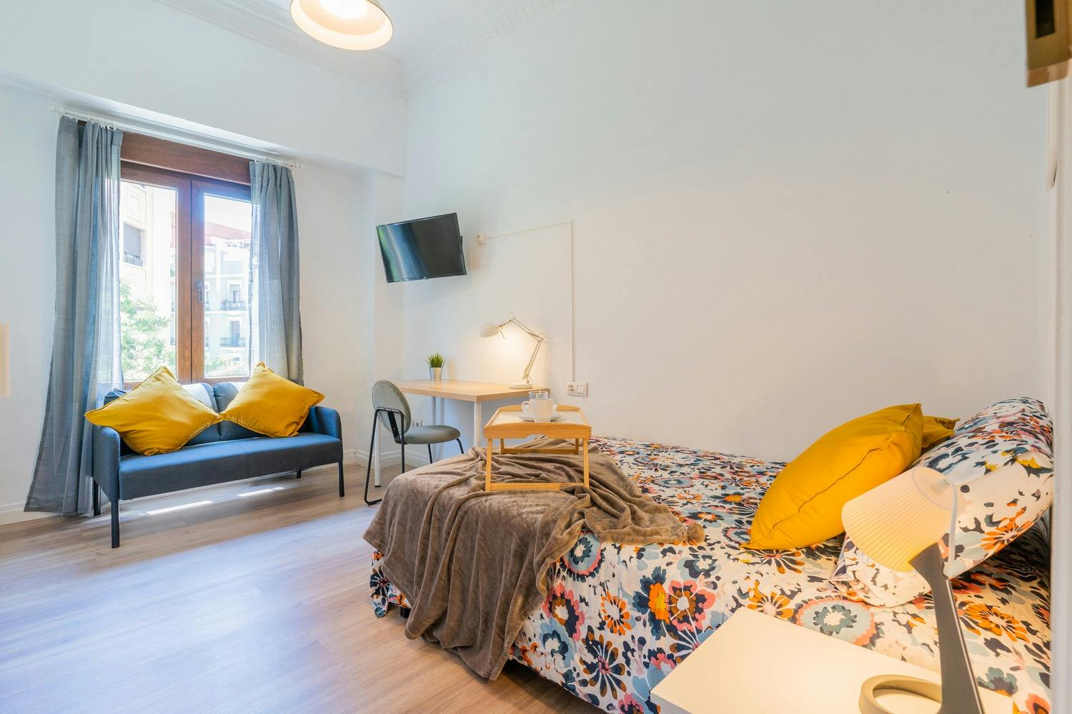 Carrer Honorato Juan, Valencia preview