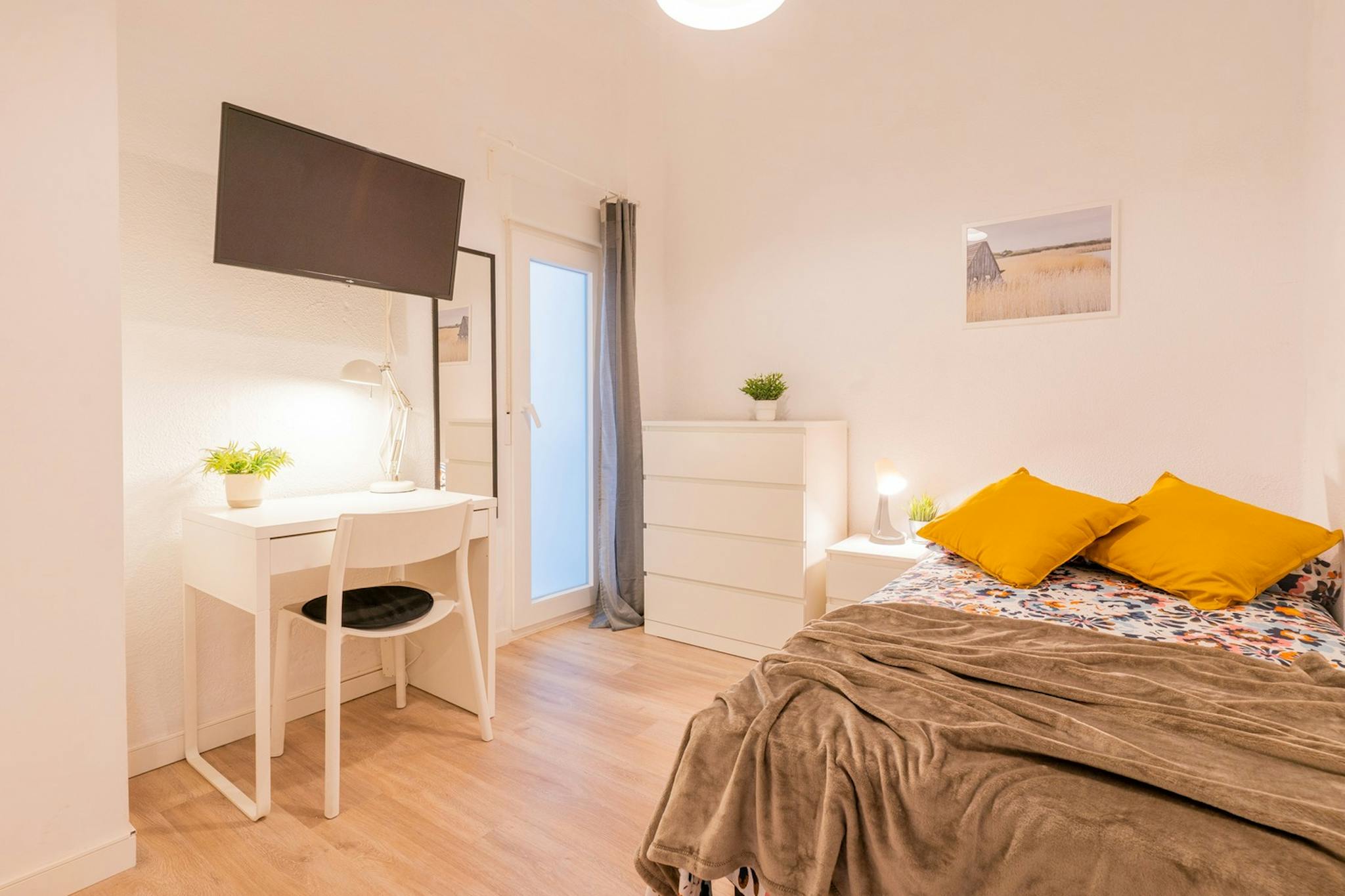 Carrer Honorato Juan, Valencia preview