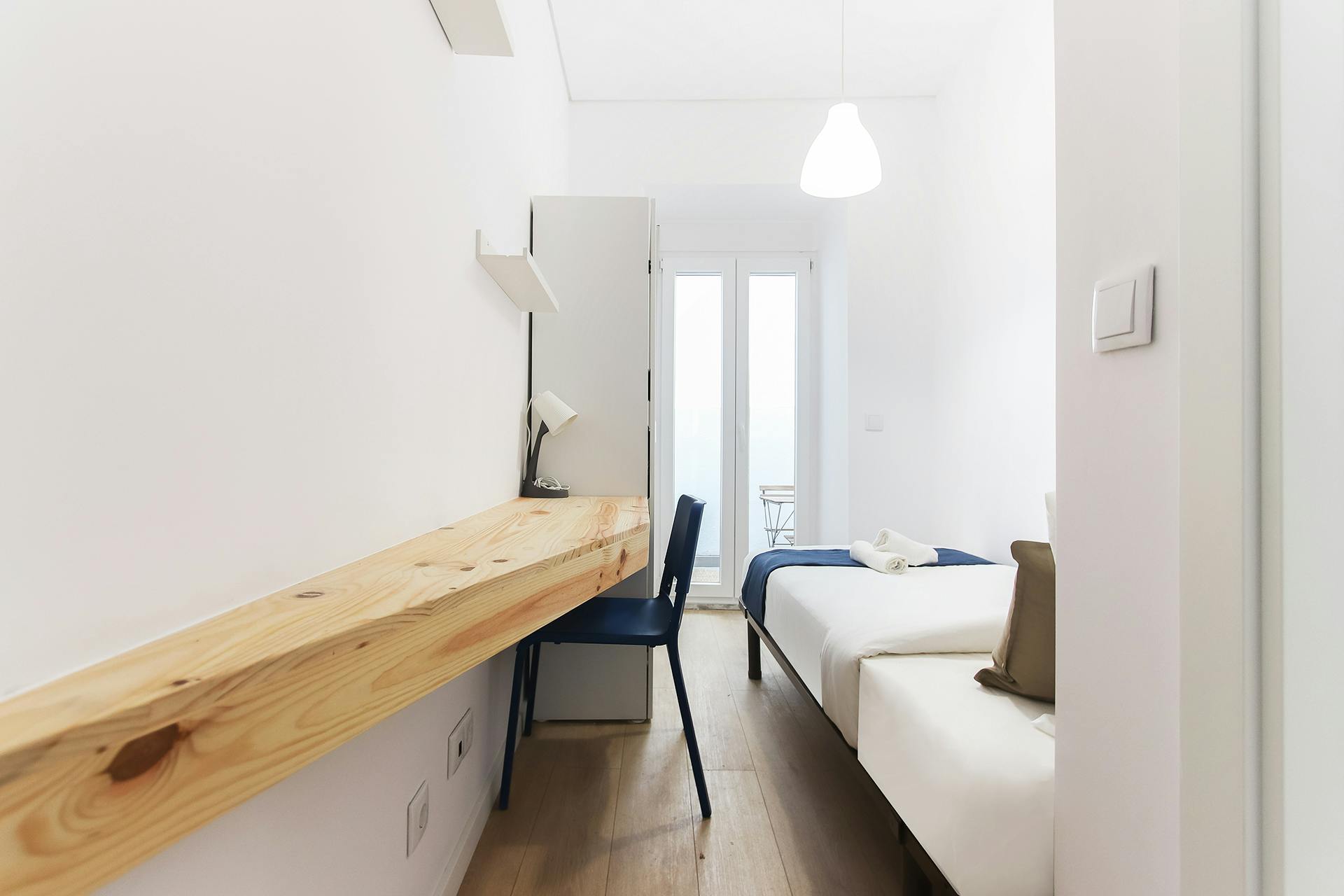 Private room for rent for €475 per month in Lisbon, Rua Actor João Rosa