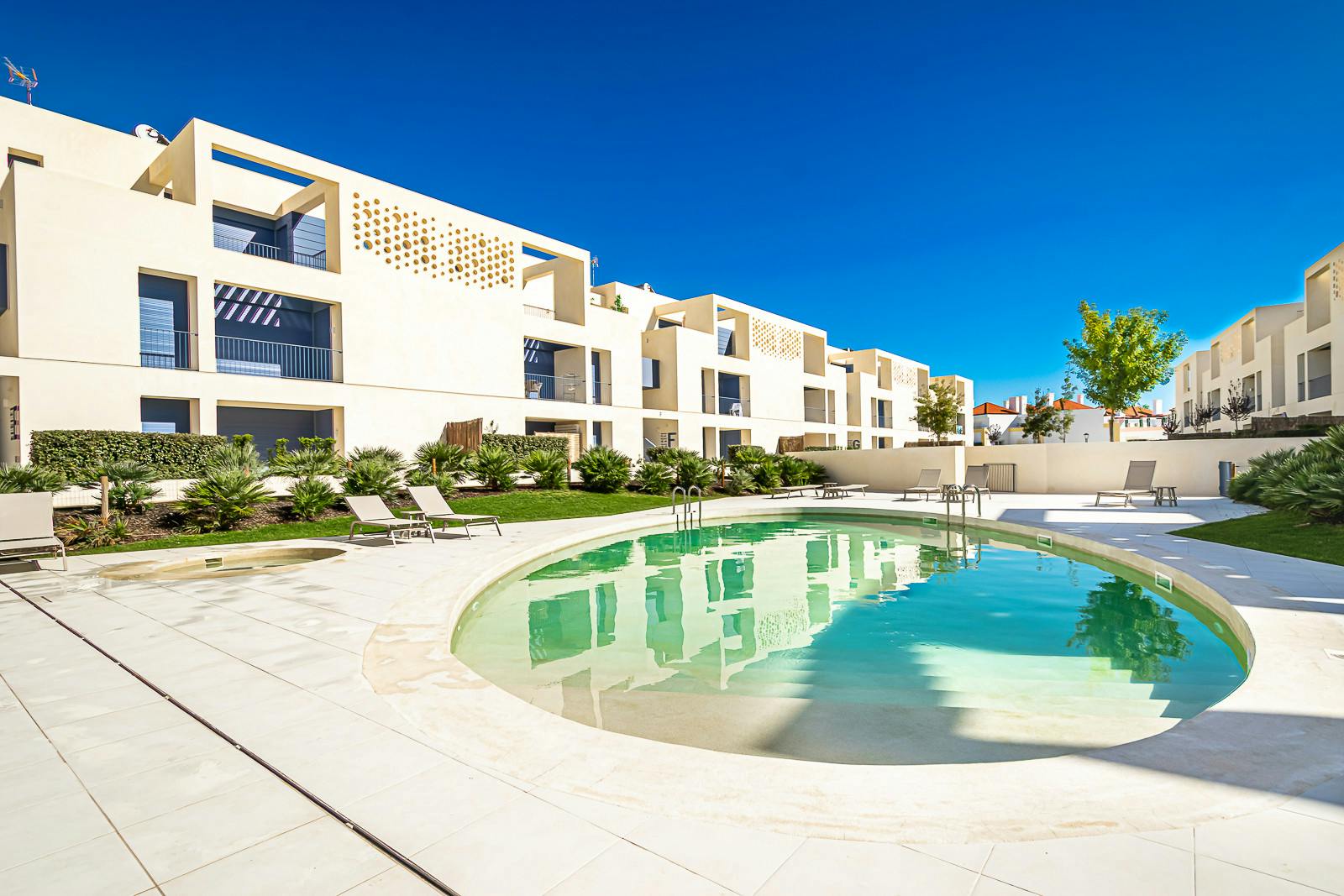 Квартира за оренду для 9 999 EUR на місяць у Tavira, Rua Gil Eanes