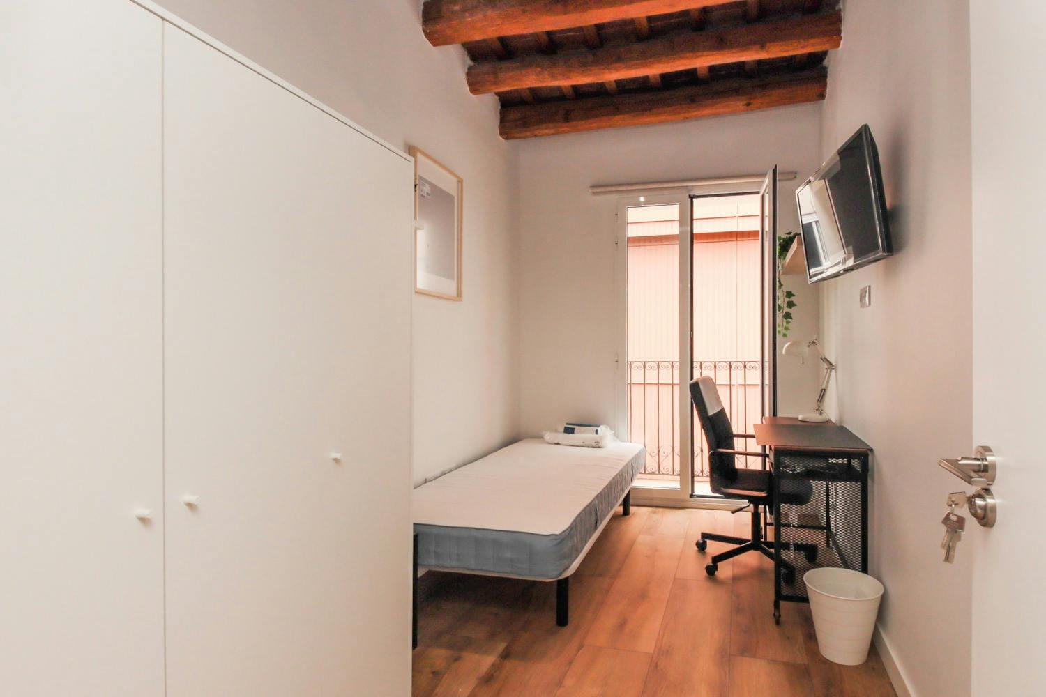 Private room for rent for €305 per month in Reus, Carrer Santa Teresa