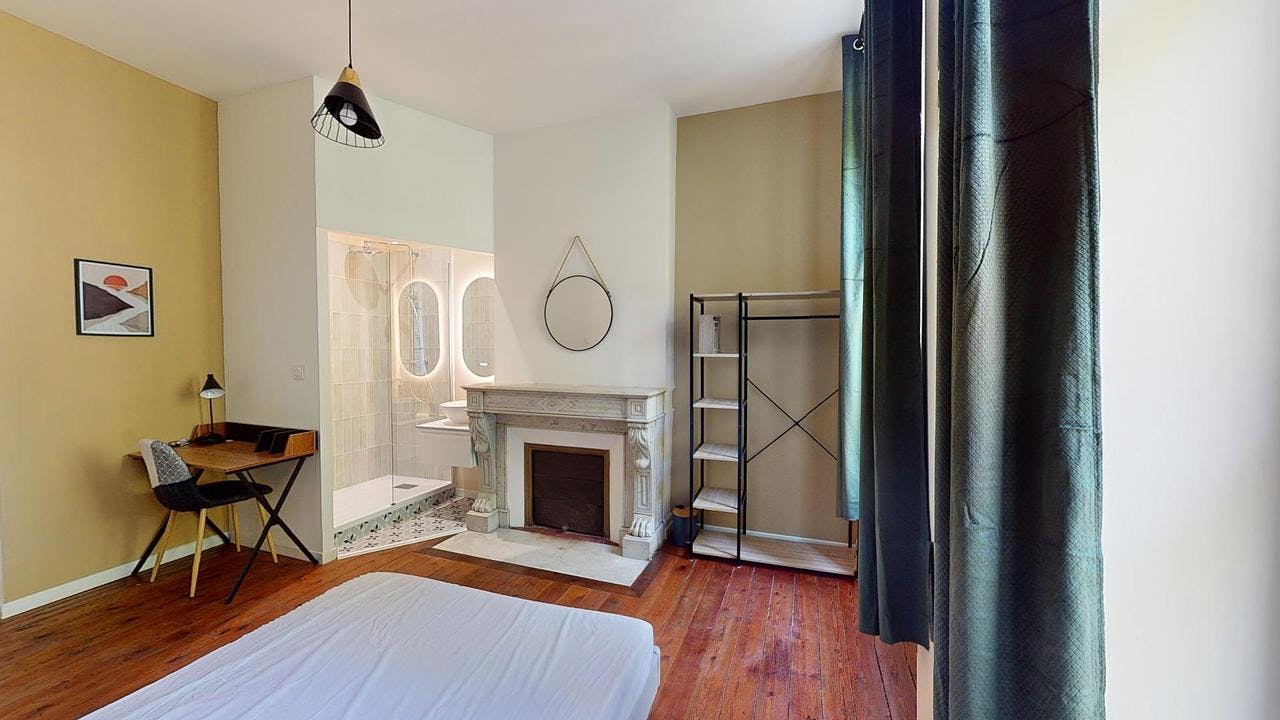 Apartment Bordeaux, 141m² — photo 1