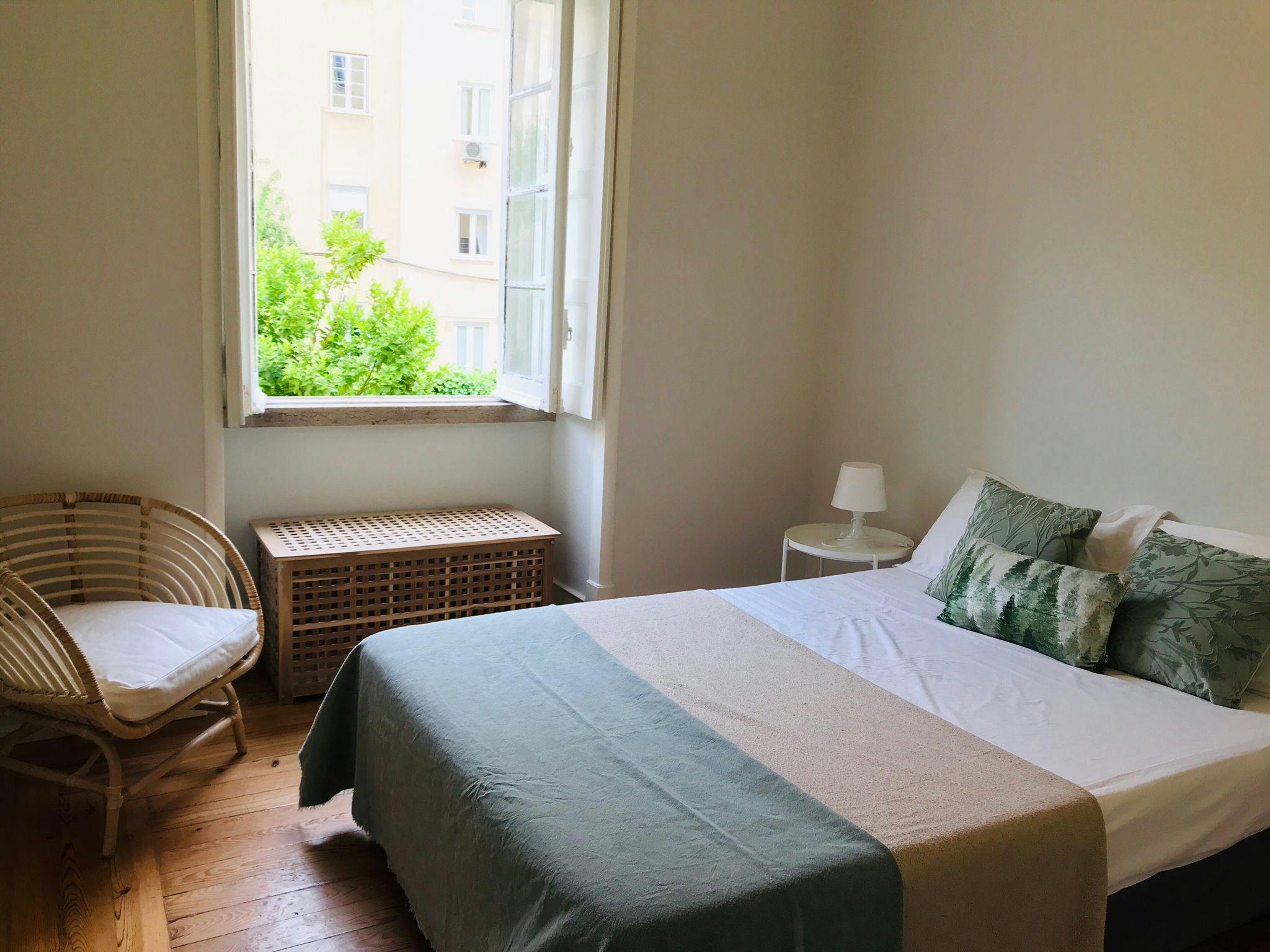 Avenida Visconde de Valmor, Lisbon preview