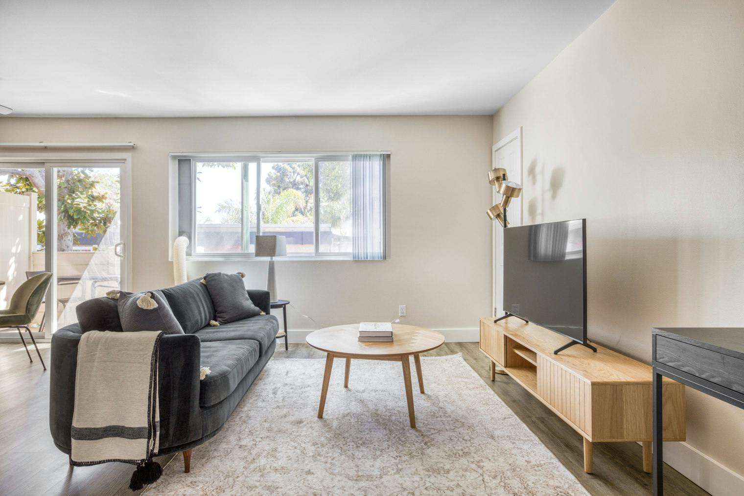 Apartment for rent for $4,222 per month in Los Angeles, Braddock Drive