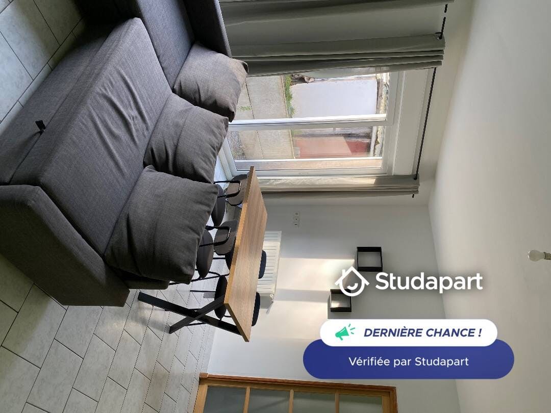 Apartment for rent for €880 per month in Croix, Rue Louis Seigneur