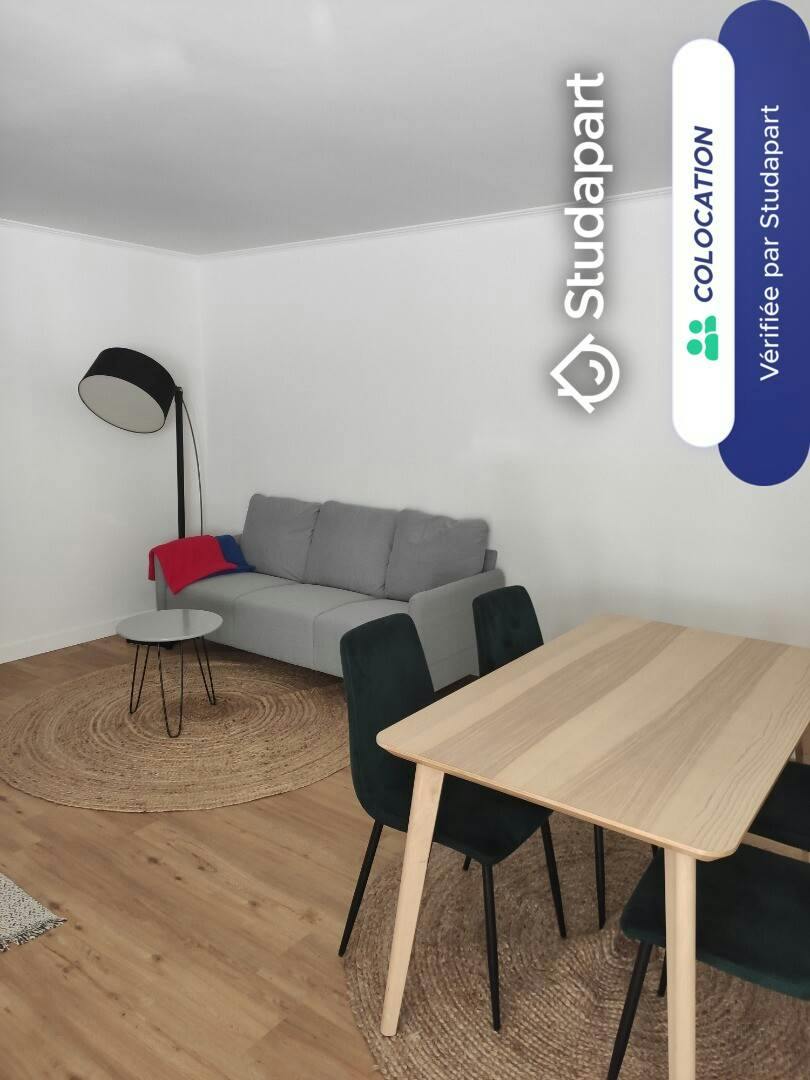 Private room for rent for €410 per month in Boulogne-sur-Mer, Square Marivaux