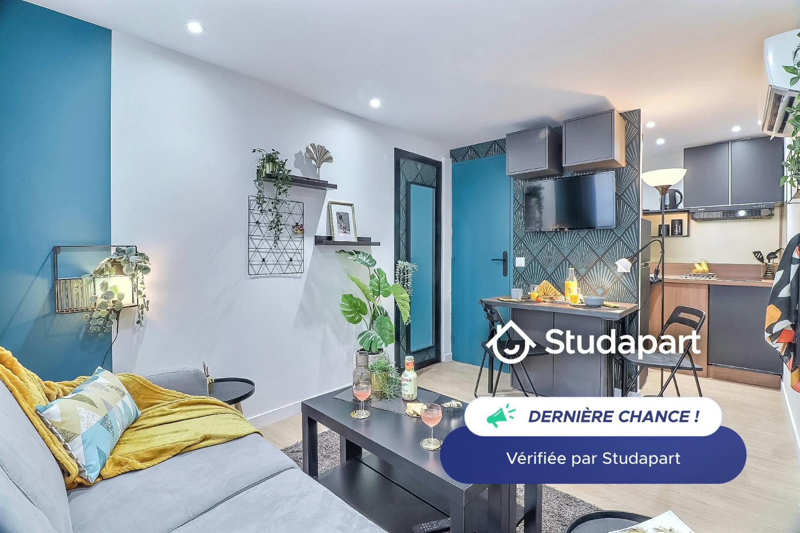 Apartment for rent for €579 per month in Nîmes, Rue Henri IV