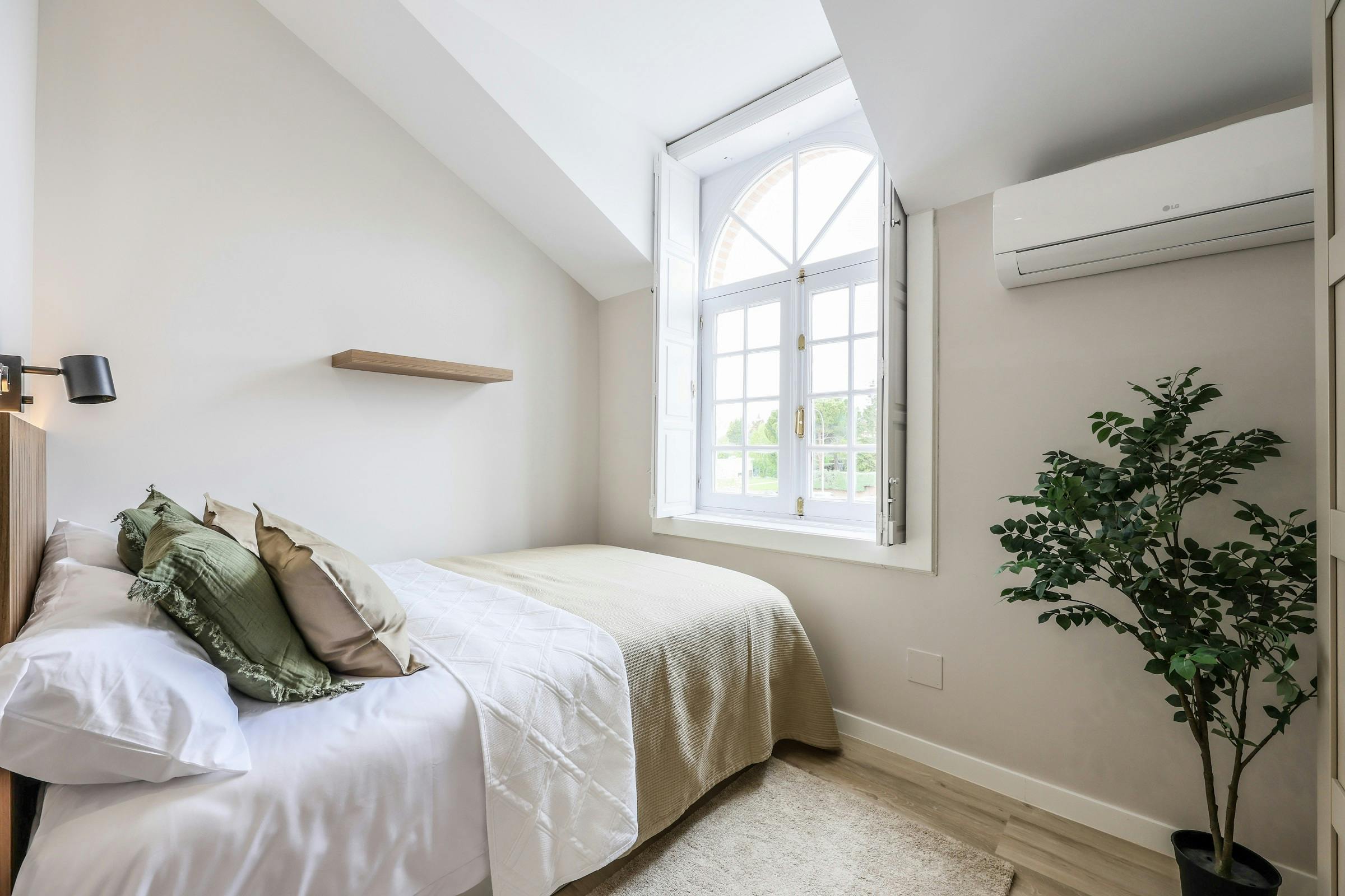 Private room for rent for €900 per month in Madrid, Avenida de Valdemarín