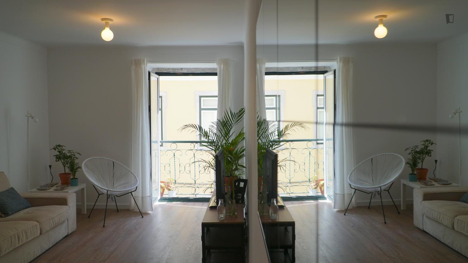 Apartment for rent for €2,850 per month in Lisbon, Travessa da Portuguesa