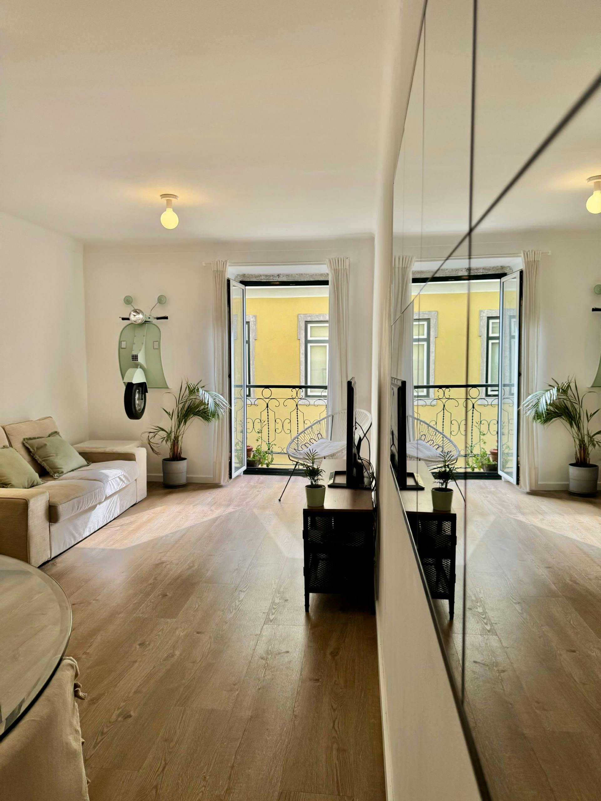 Apartment for rent for €2,850 per month in Lisbon, Travessa da Portuguesa