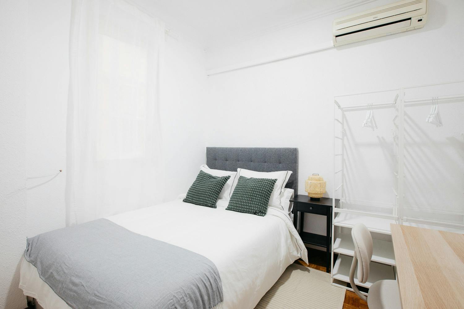 Private room for rent for €625 per month in Valencia, Gran Vía de Fernando el Católico