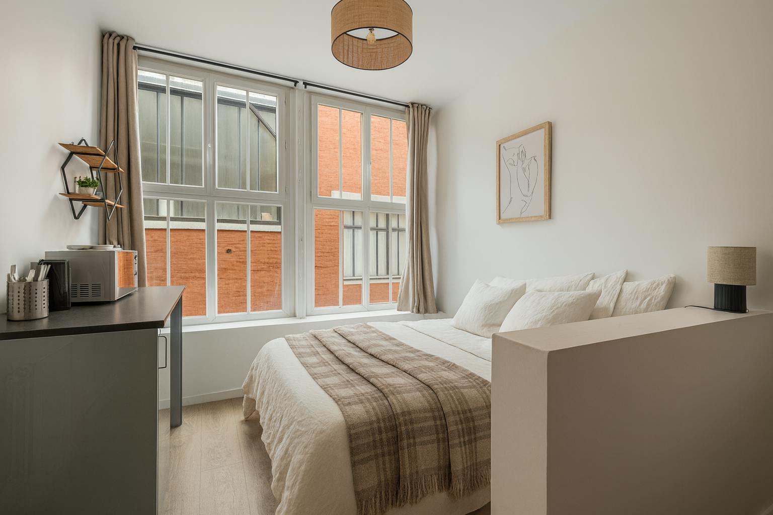 公寓 正在以 €1,200 的月租出租，其位于 Paris, Passage Penel