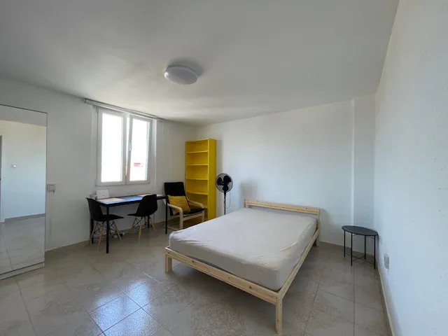 Private room in Avinguda Doctor Peset Aleixandre, Valencia (1543484) room image 2