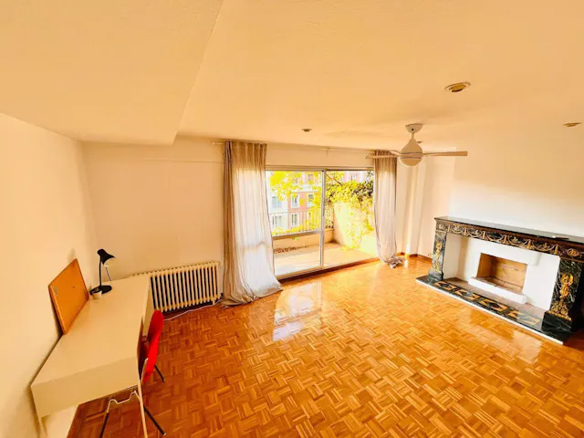 Private room in Calle de Santa Cruz de Marcenado, Madrid (1543640) room image 1
