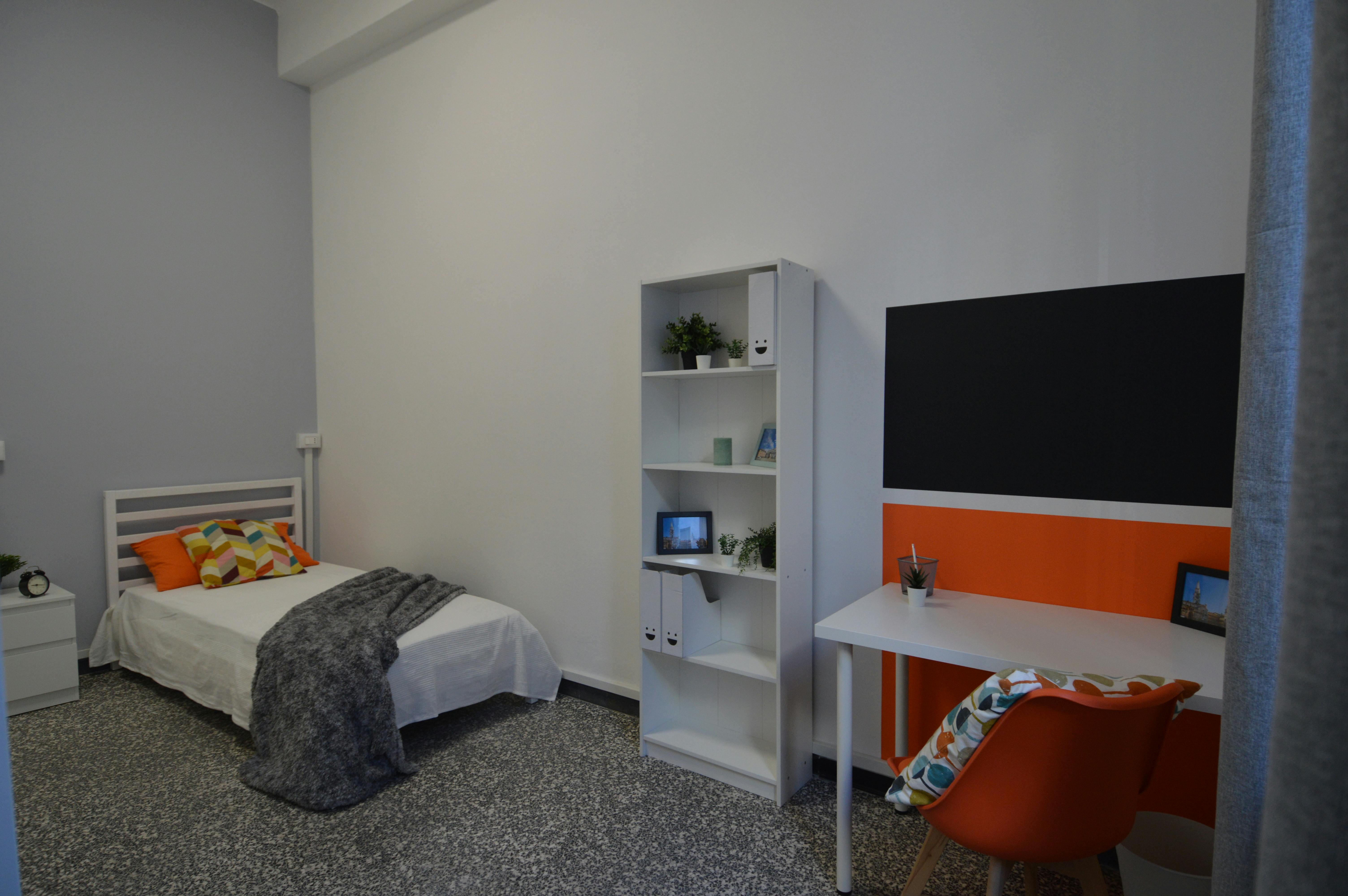 Cameră privată de închiriat pentru 430 EUR pe lună în Reggio nell'Emilia, Vicolo Franco Villa