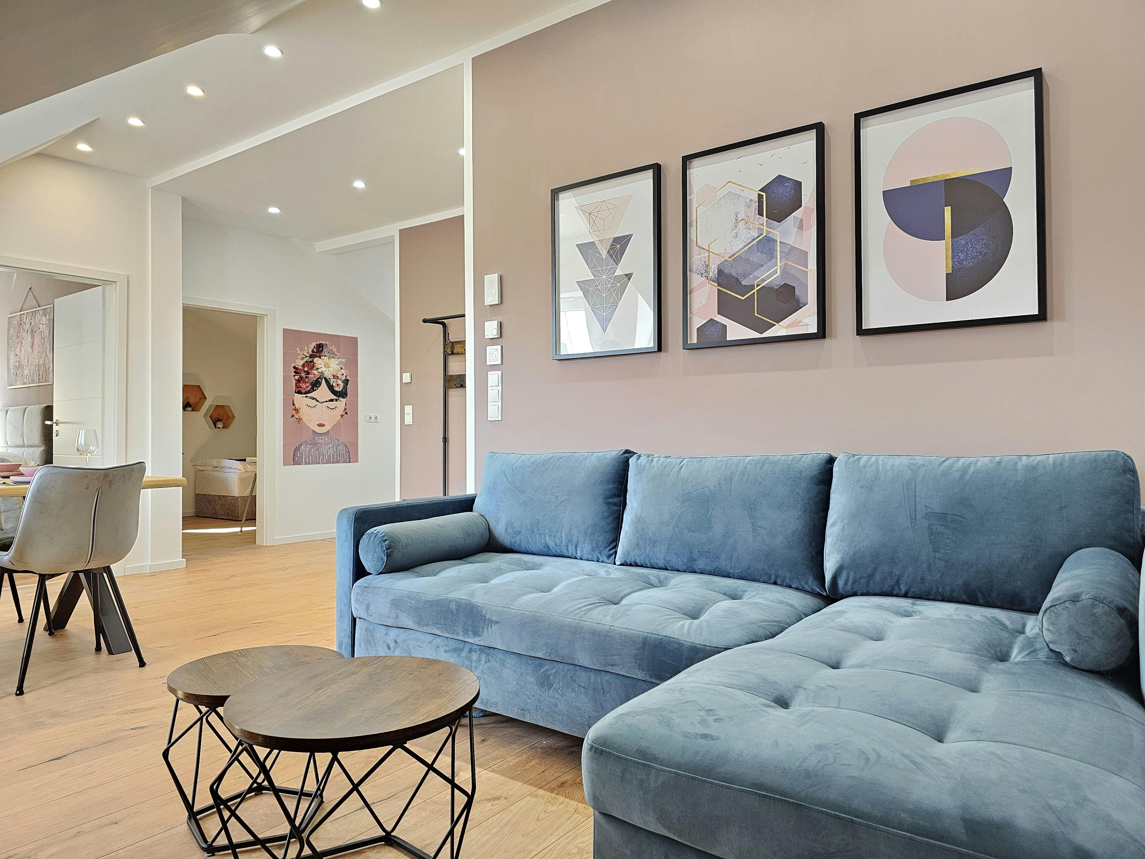 Apartment for rent for €2,500 per month in Montabaur, Bahnhofstraße