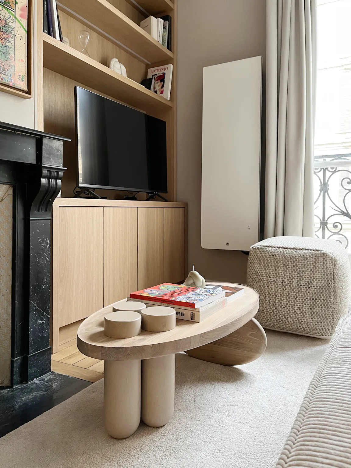 1-Bedroom Building in Rue de Bassano, Paris (1544019) ROOM 1