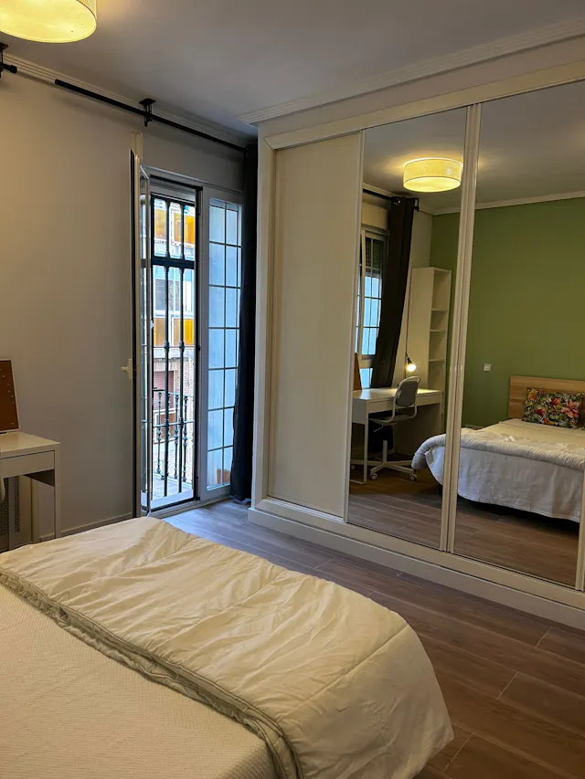 Private room in Calle Roma, Madrid (1544183) room image 2