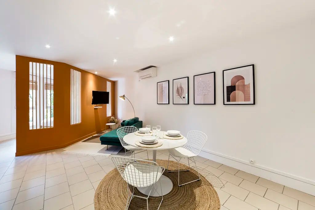 Studio for rent for €809 per month in Francheville, Avenue de la Table de Pierre