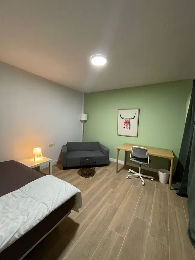 Private room in Calle Roma, Madrid (1544448) room image 1