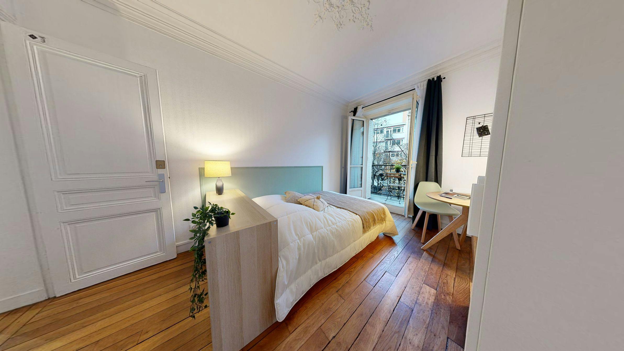Private room for rent on Rue des Cloys, Paris - Plus