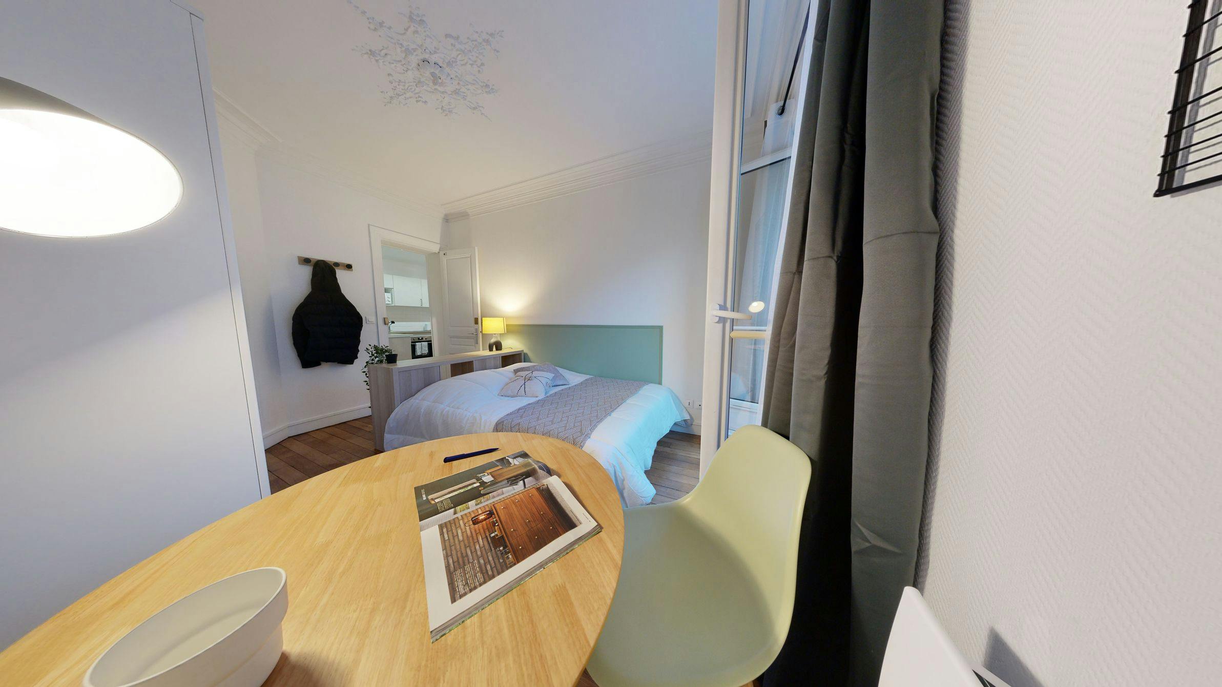 Private room for rent on Rue des Cloys, Paris - Vue 5